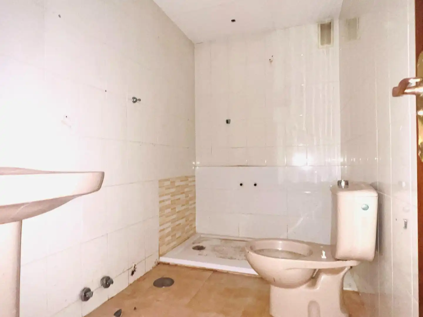Badezimmer von Wohnung zum Verkauf in A Coruña Capital 