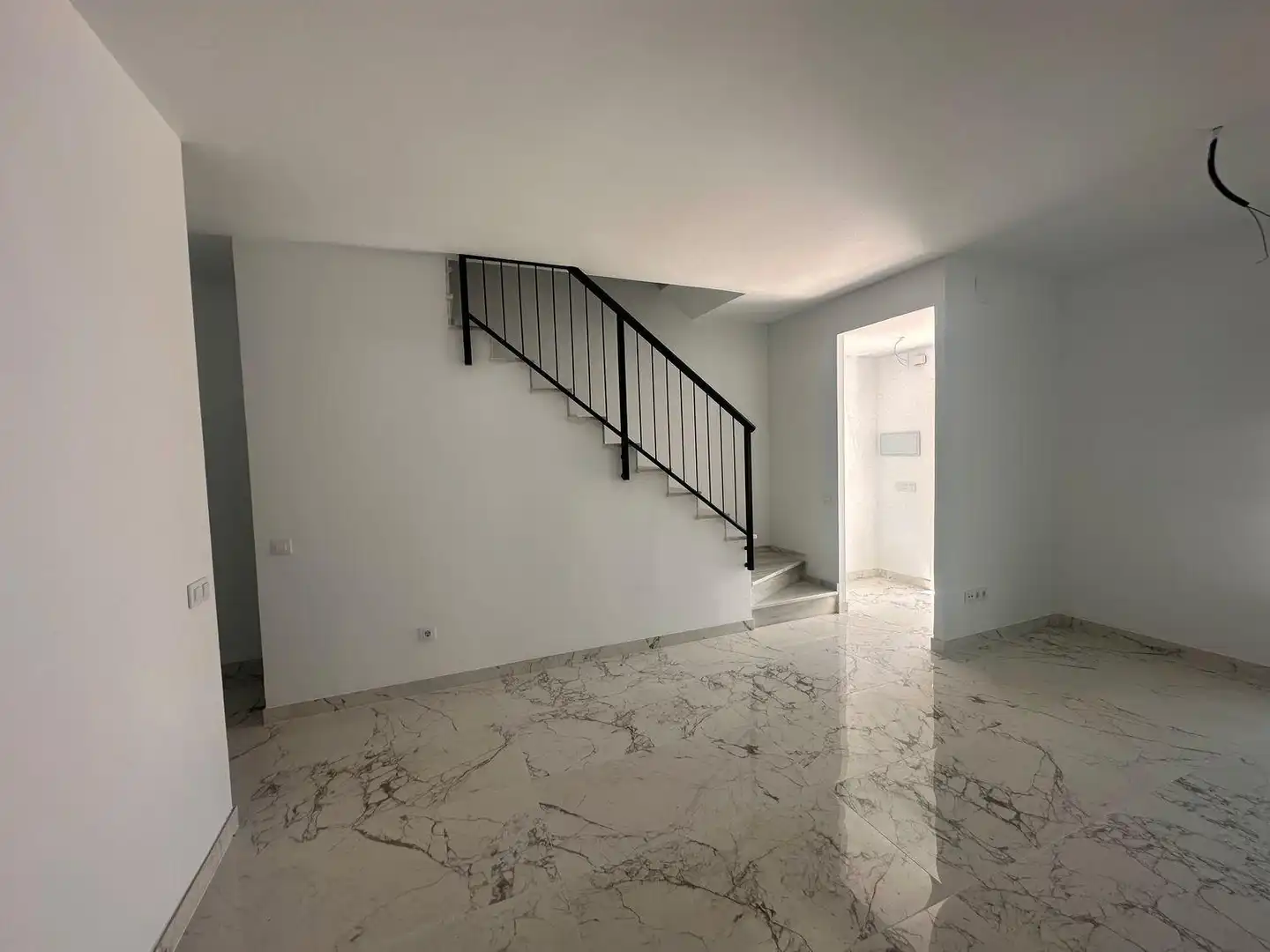 Casa adosada en venta en Pilas