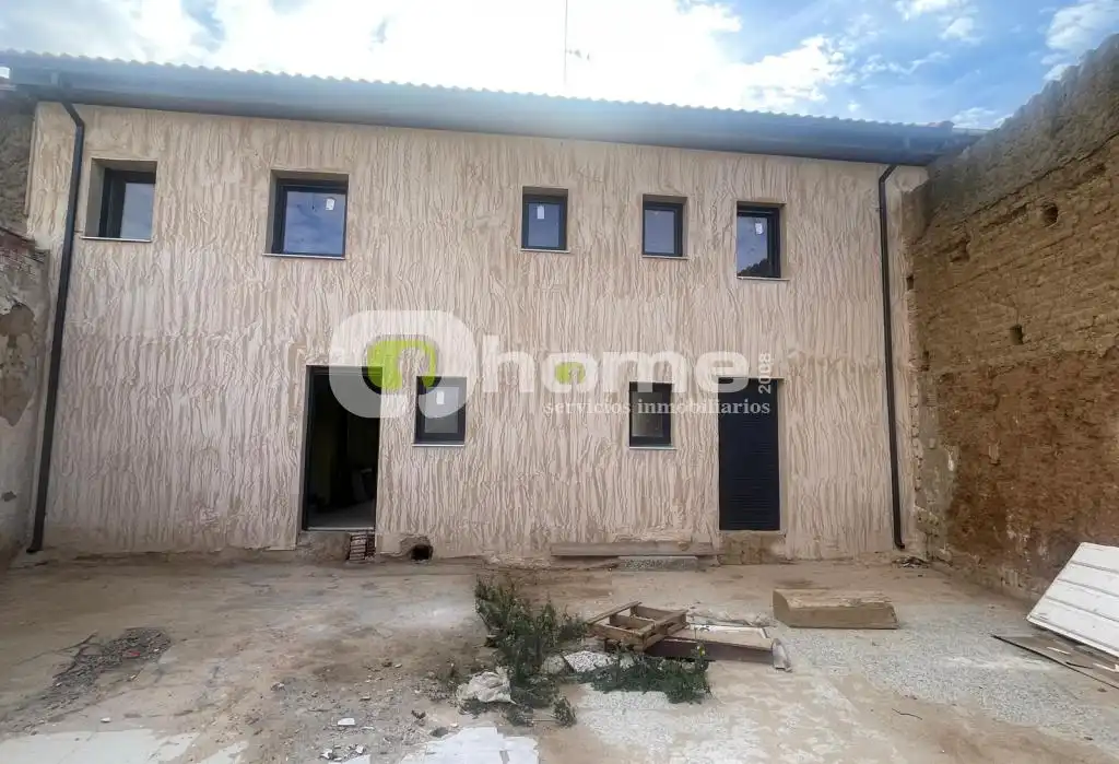 Vista exterior de Casa adosada en venta en San Cristóbal de Entreviñas