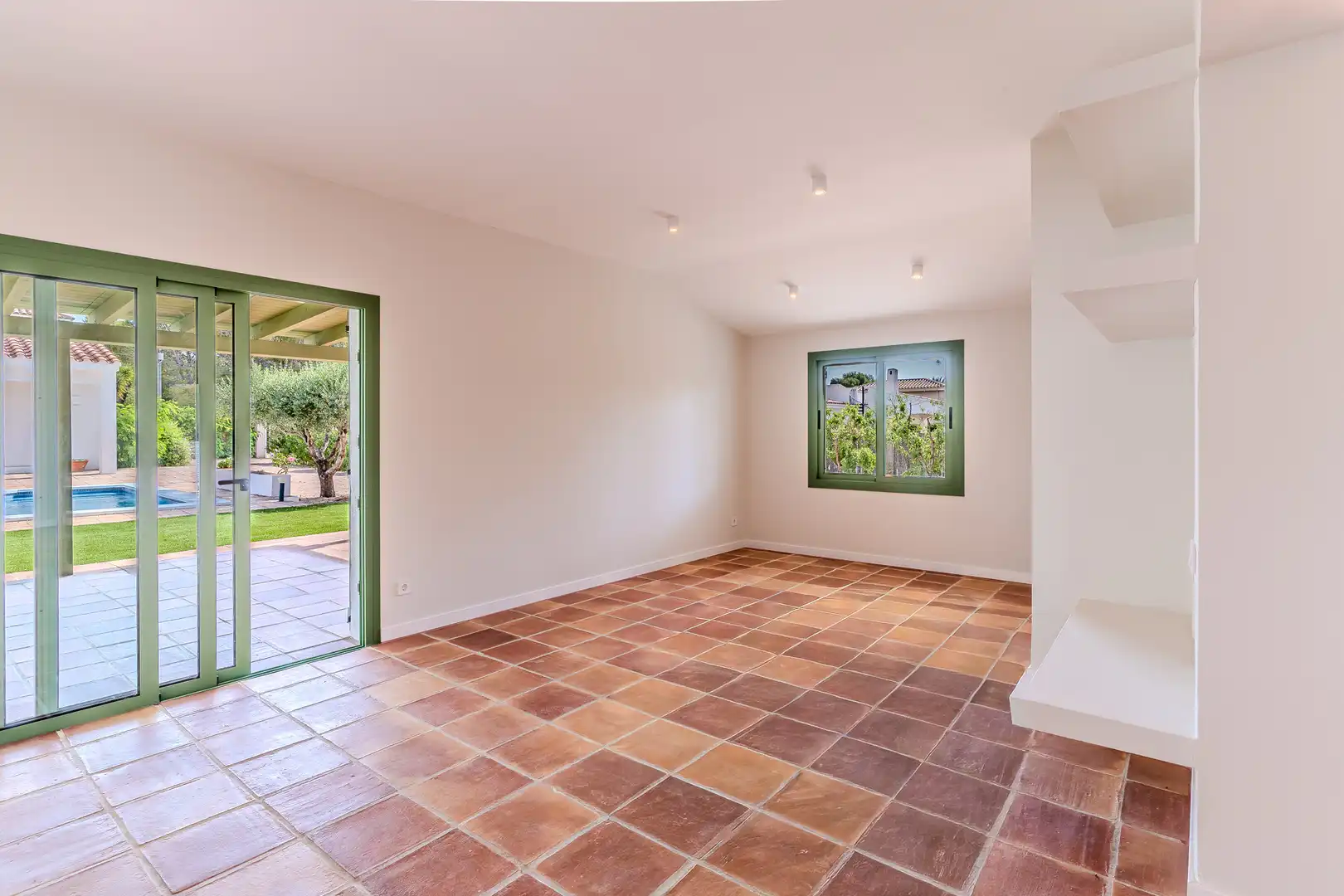 Houses for sale in L'Ametlla de Mar   with Air Conditioner, Heating and Private garden
