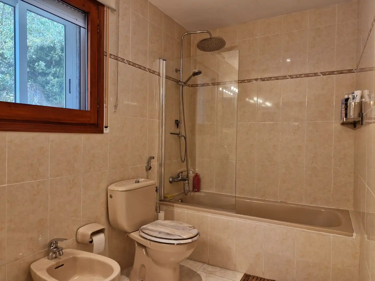 Bathroom of Houses for sale in Almoster  with Air Conditioner, Heating and Storage room