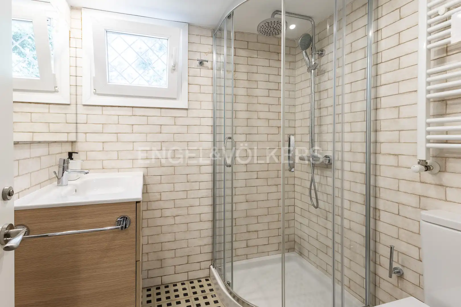Bany de Apartament de lloguer en Caldes d'Estrac amb Calefacció, Jardí privat i Terrassa