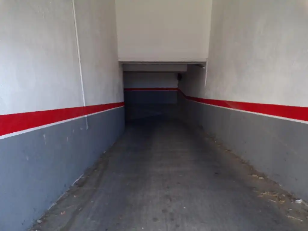 Parking for sale in C/ Roger de Lluria, imagen 4