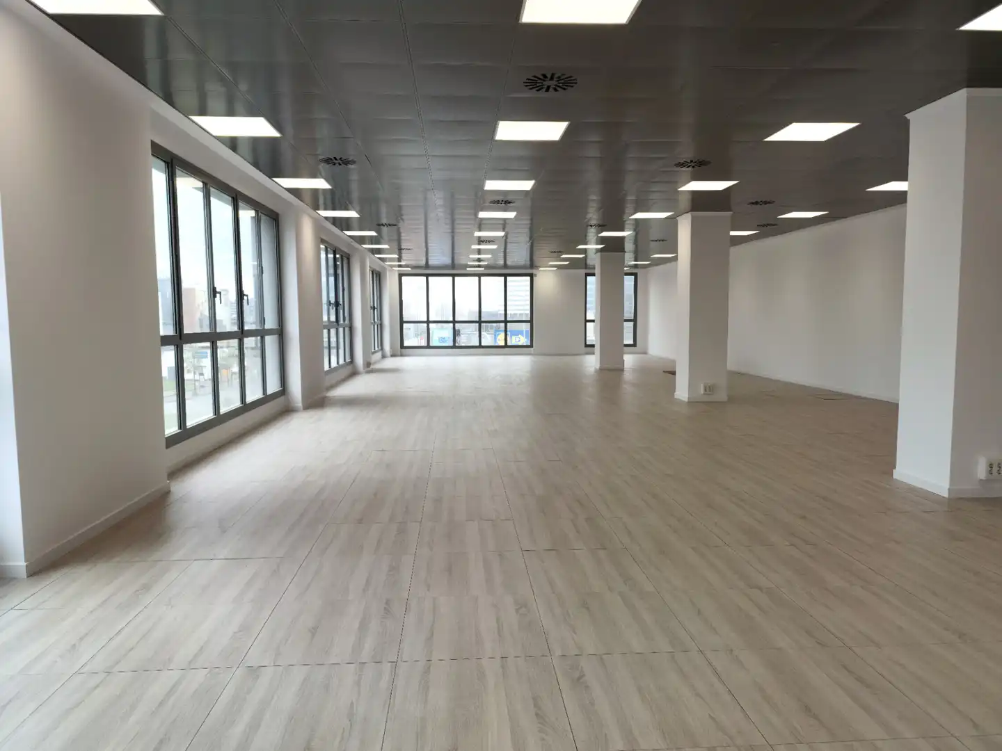 Oficina de alquiler en Avinguda de Barcelona, Les Planes