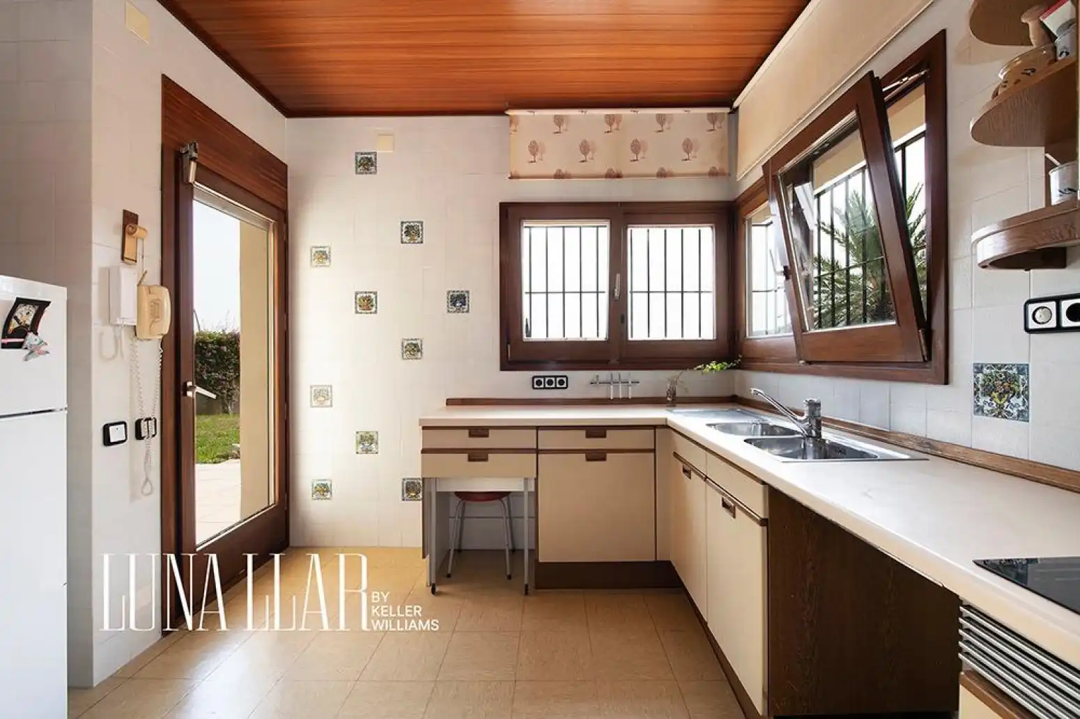 Kitchen of Houses for sale in Castelldefels  with Air Conditioner and Parquet flooring