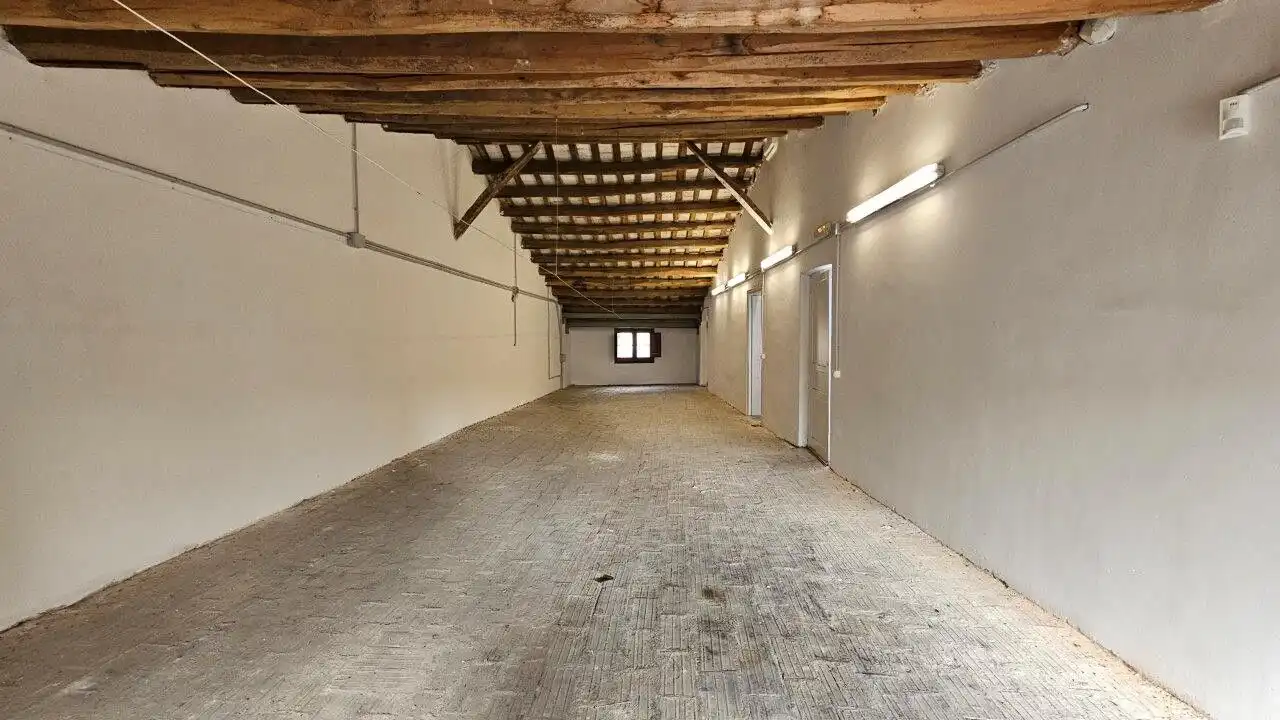 Gebäude zum Verkauf in Figueres
