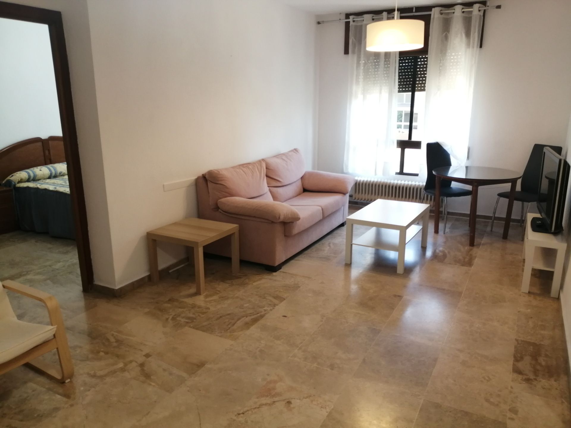 Living room of Flat to rent in  Granada Capital  with Air Conditioner, Heating and Parquet flooring