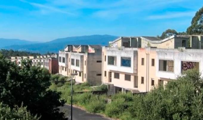 Vista exterior de Edificio en venta en Teo