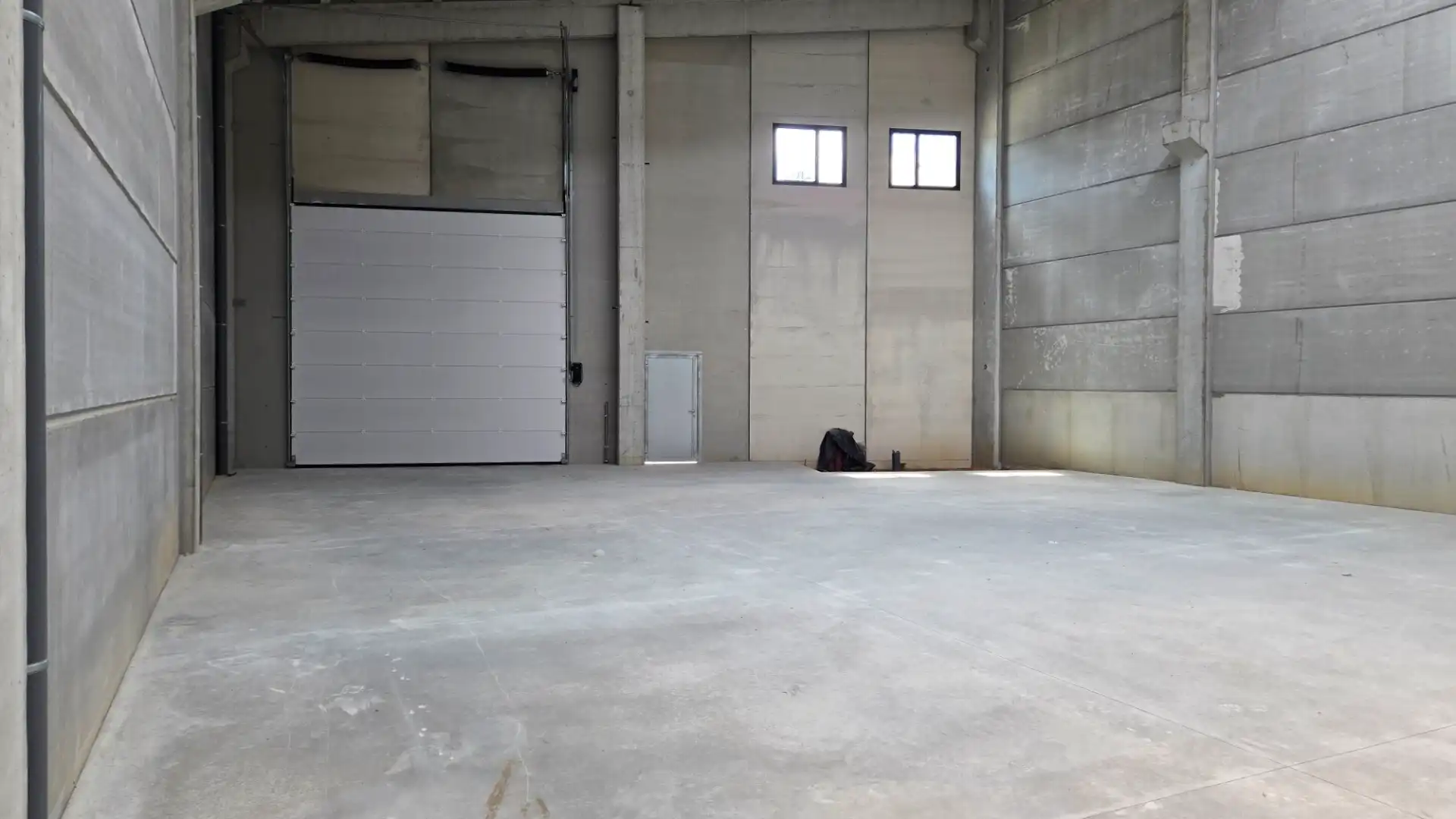 Nau industrial de lloguer en Sarrià de Ter