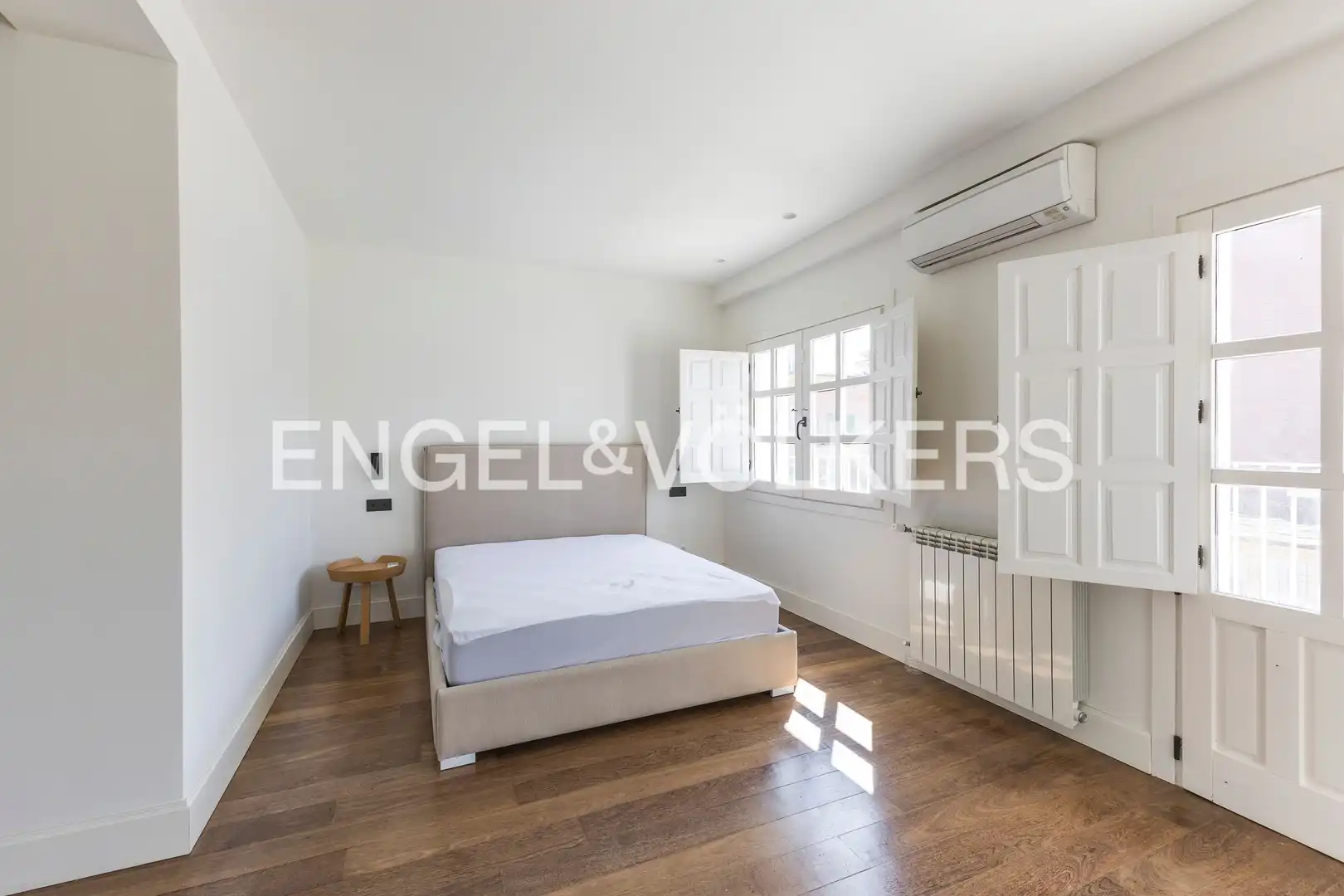 Dormitori de Casa o xalet de lloguer en Madrid amb Aire condicionat, Calefacció i Jardí privat