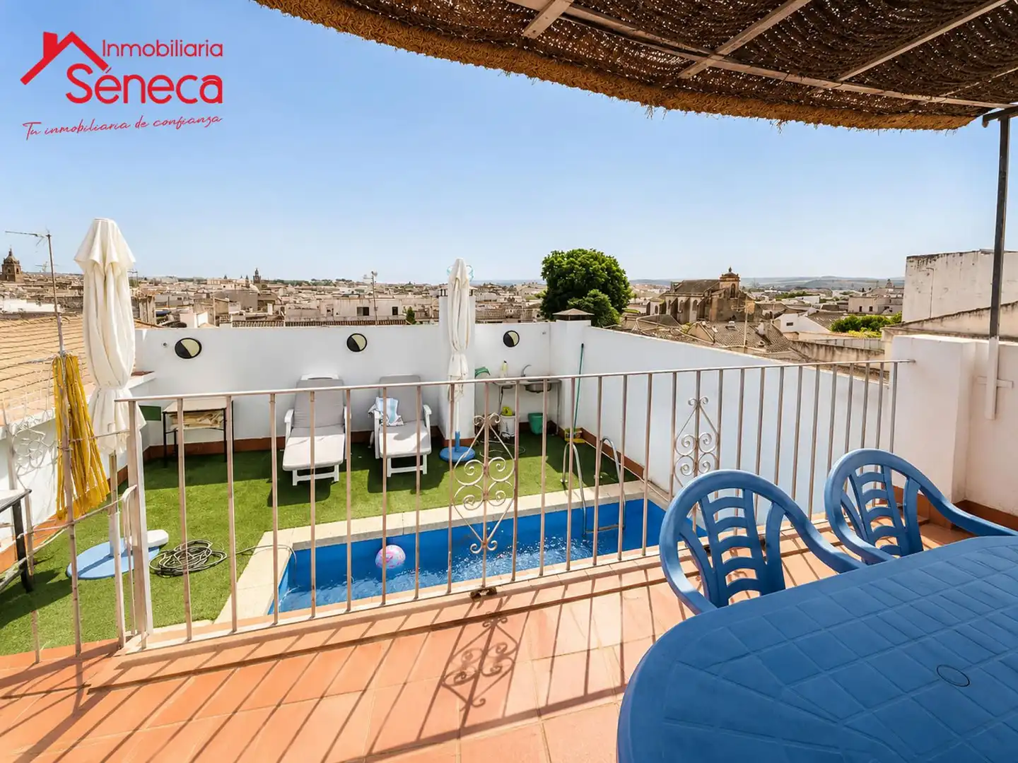 Terrassa de Casa o xalet en venda en Córdoba amb Traster i Piscina