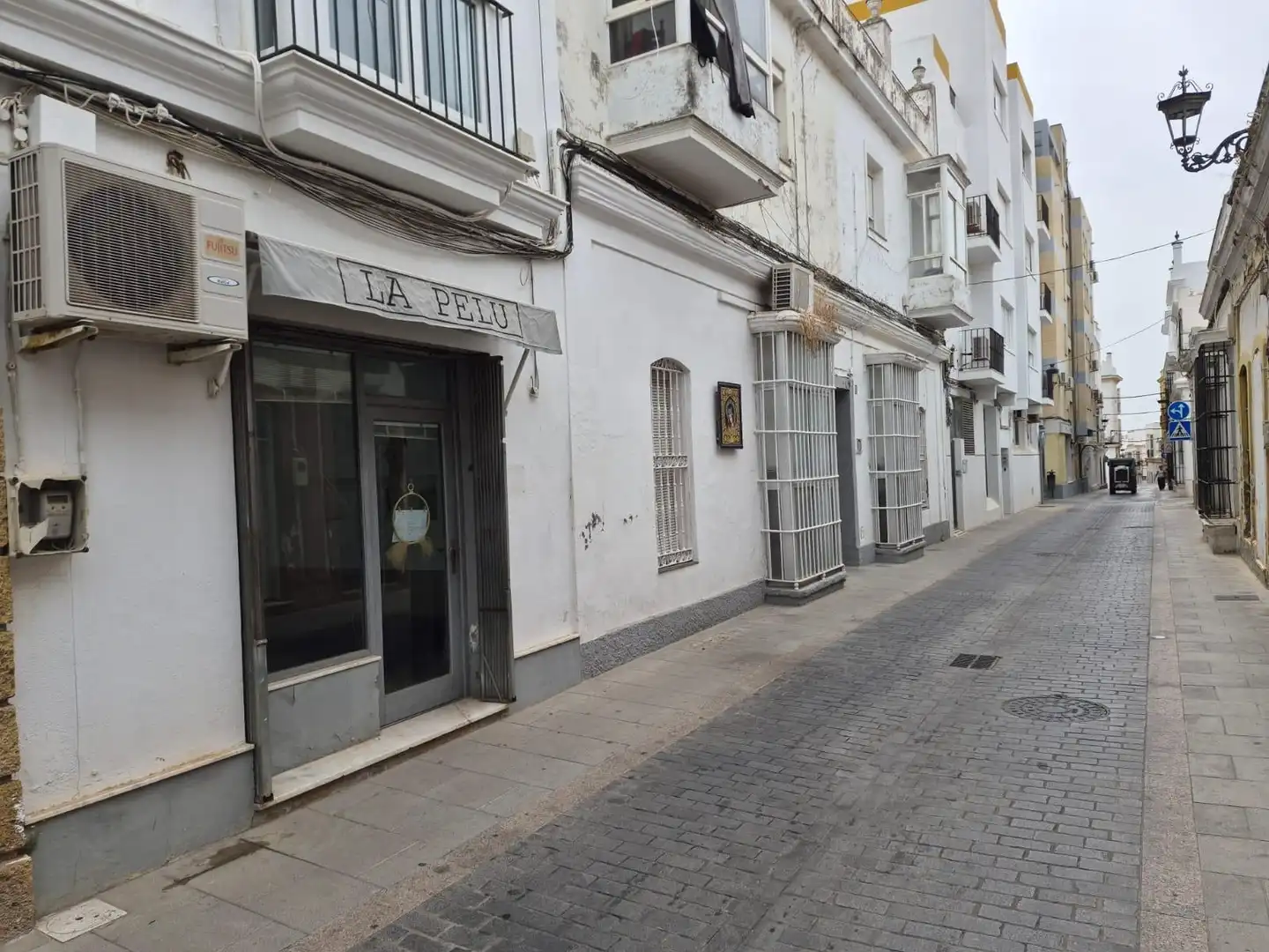 Commercial properties for rent in San Fernando  with Air Conditioner