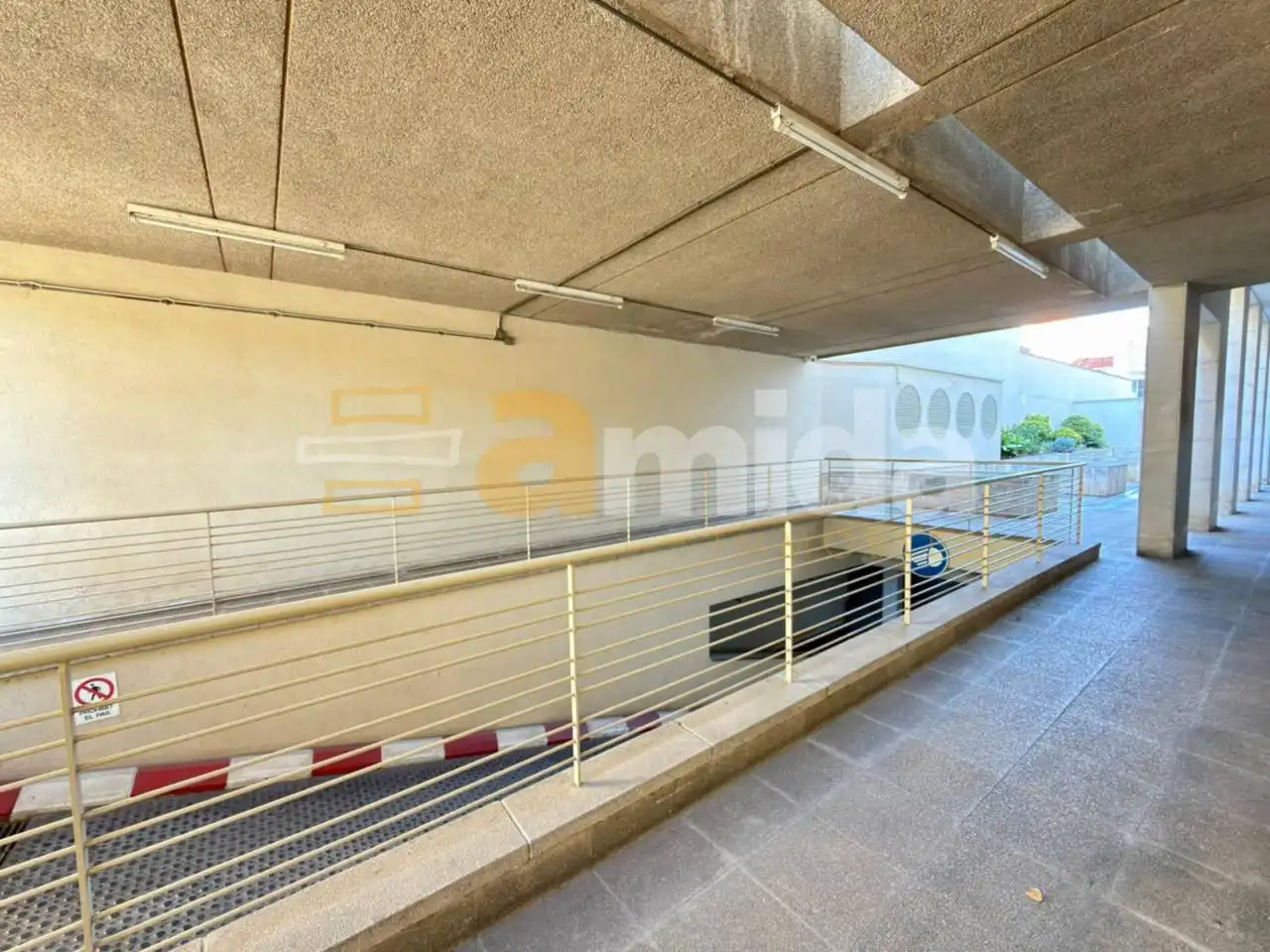 Einzelparkplatz mit Aufzug zur Miete in Centre - Sant Oleguer, imagen 10