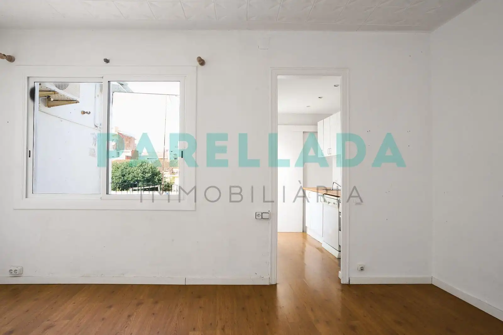 Habitación de Piso en venta en Badalona con Terraza y Balcón
