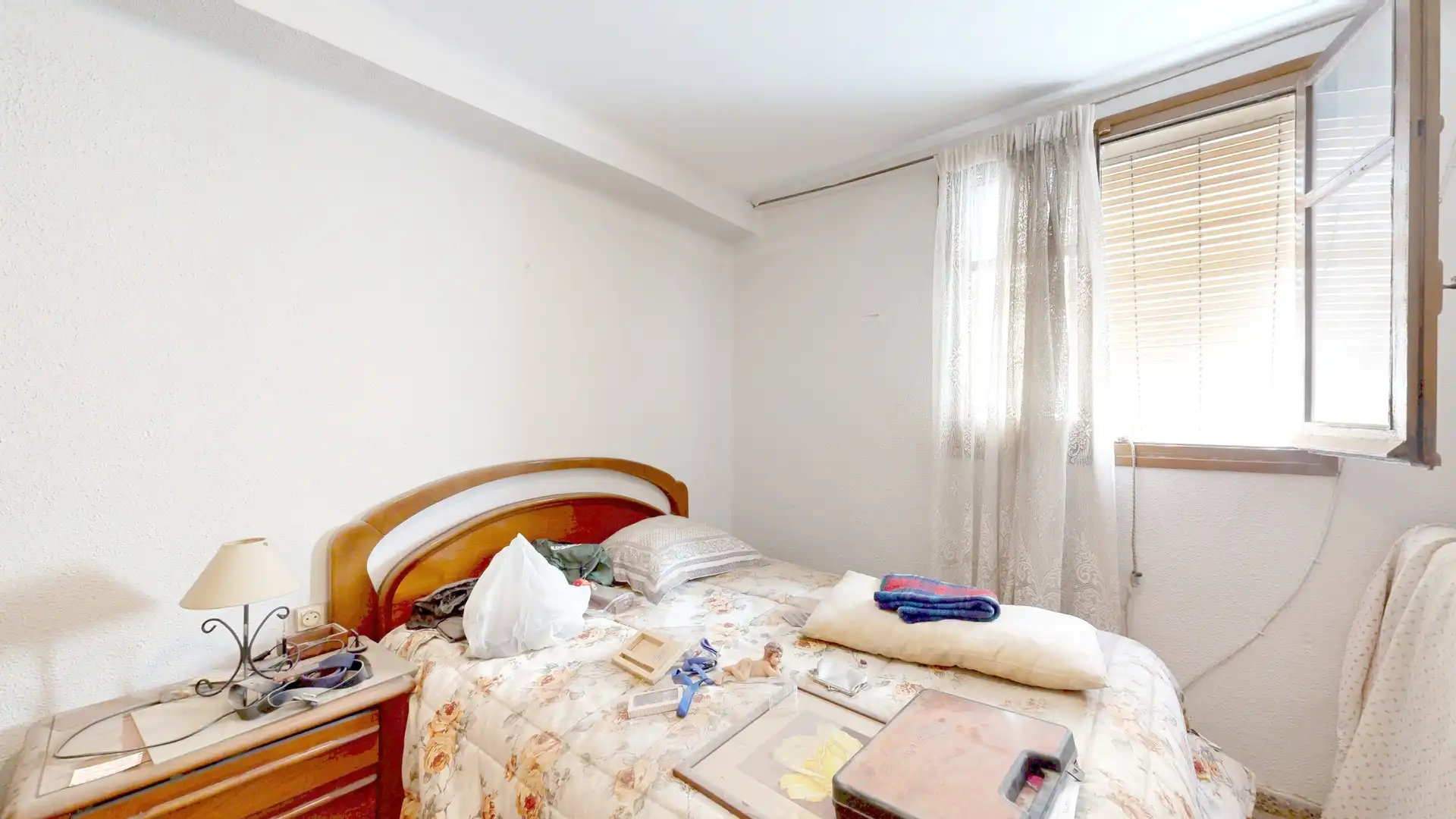 Habitación de Piso en venta en Paterna con Balcón