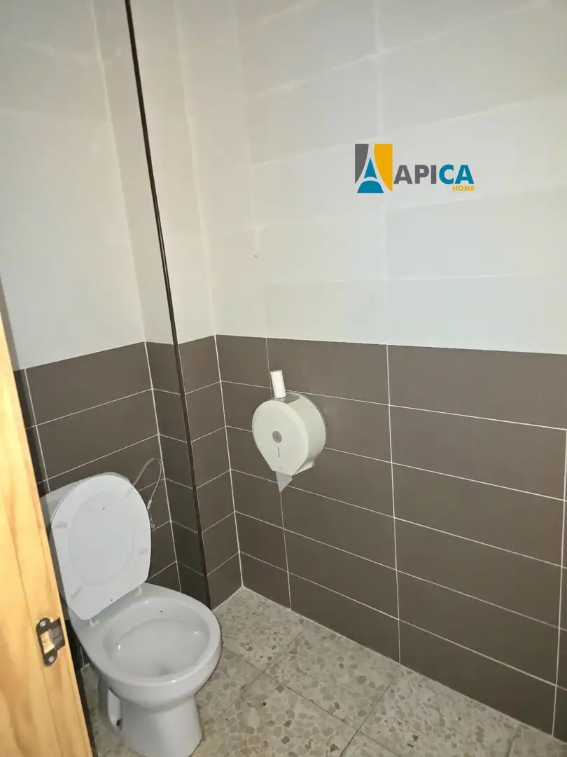 Bathroom of Commercial properties for sale in La Línea de la Concepción