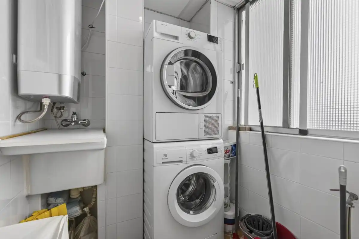Bathroom of Flat for sale in Sevilla  with Air Conditioner and Heating