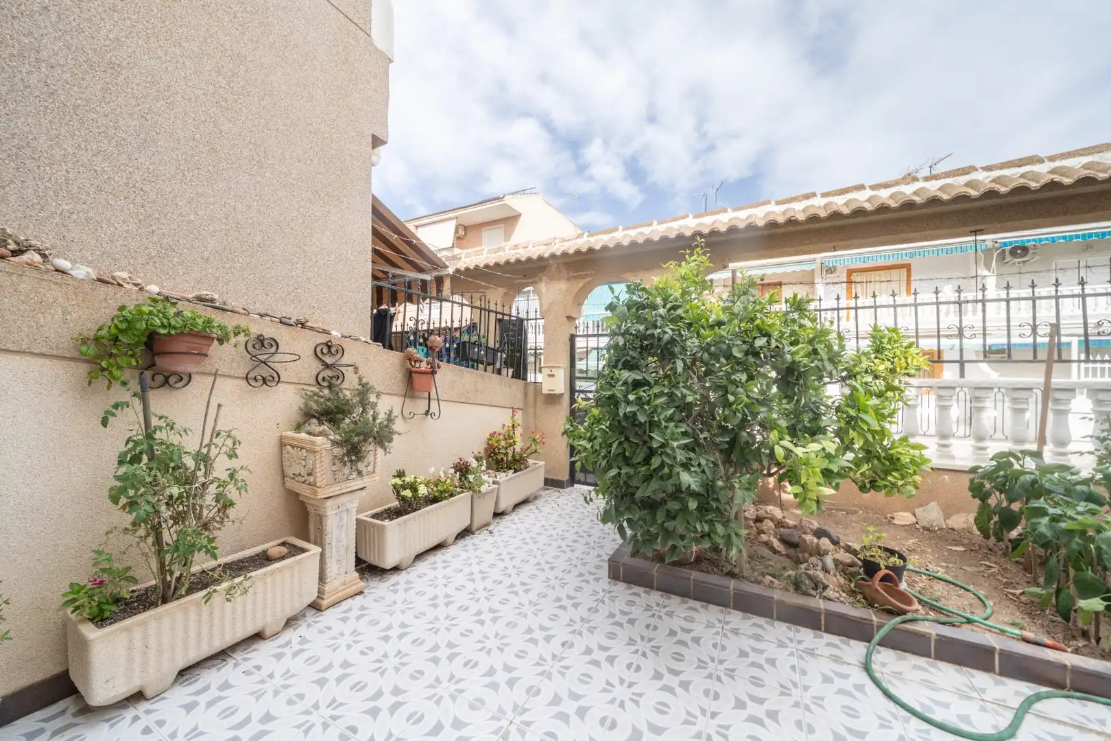 Terrassa de Casa adosada en venda en San Pedro del Pinatar amb Aire condicionat, Jardí privat i Terrassa