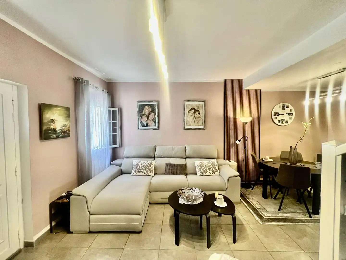 Wohnzimmer von Einfamilien-Reihenhaus zum Verkauf in San Bartolomé de Tirajana mit Klimaanlage, Terrasse und Abstellraum