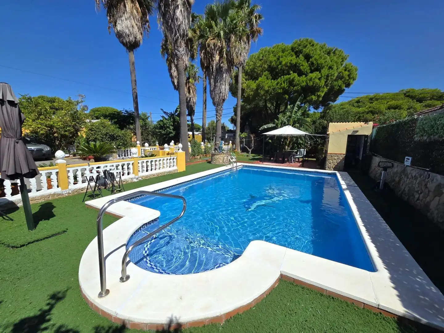 Schwimmbecken von Haus oder Chalet zum Verkauf in Chiclana de la Frontera mit Privatgarten, Abstellraum und Schwimmbad