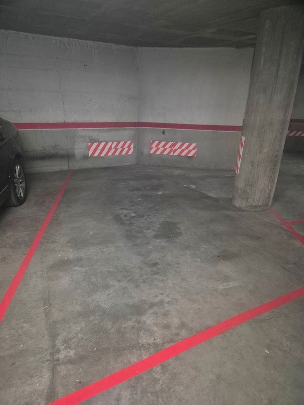 Garaje de alquiler en Carrer de Jacint Verdaguer, Centre