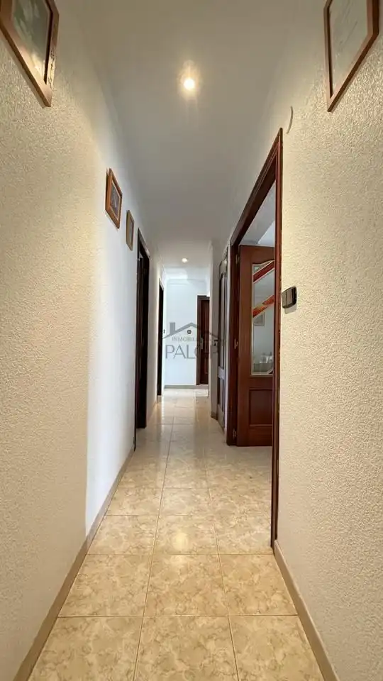 Piso con ascensor en venta en Casc Urbà, imagen 2
