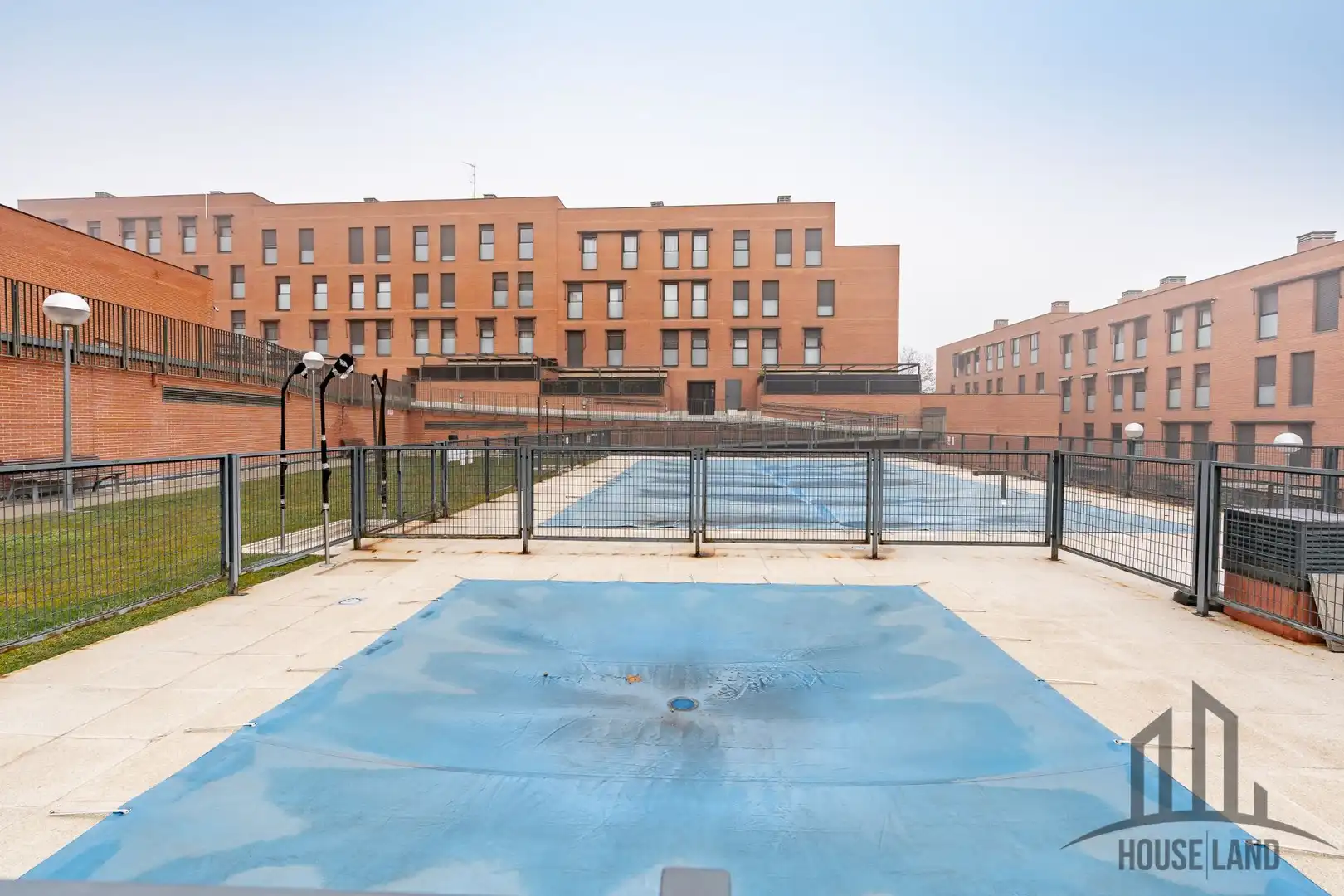Vista exterior de Casa o xalet en venda en Paracuellos de Jarama amb Aire condicionat, Calefacció i Jardí privat