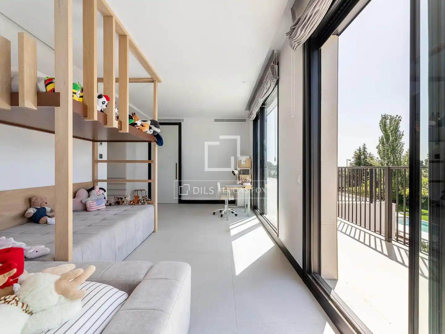 Terrassa de Casa o xalet en venda en Majadahonda amb Aire condicionat, Calefacció i Jardí privat