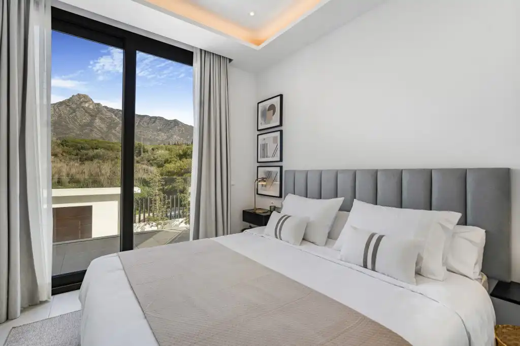 Chalet con piscina en venta en Milla de Oro, imagen 9