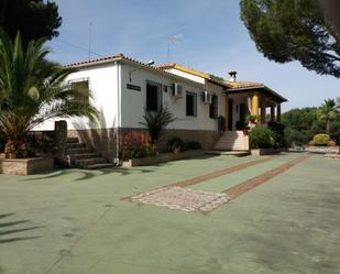 Exterior view of House or chalet for sale in Andújar  with Terrace and Swimming Pool