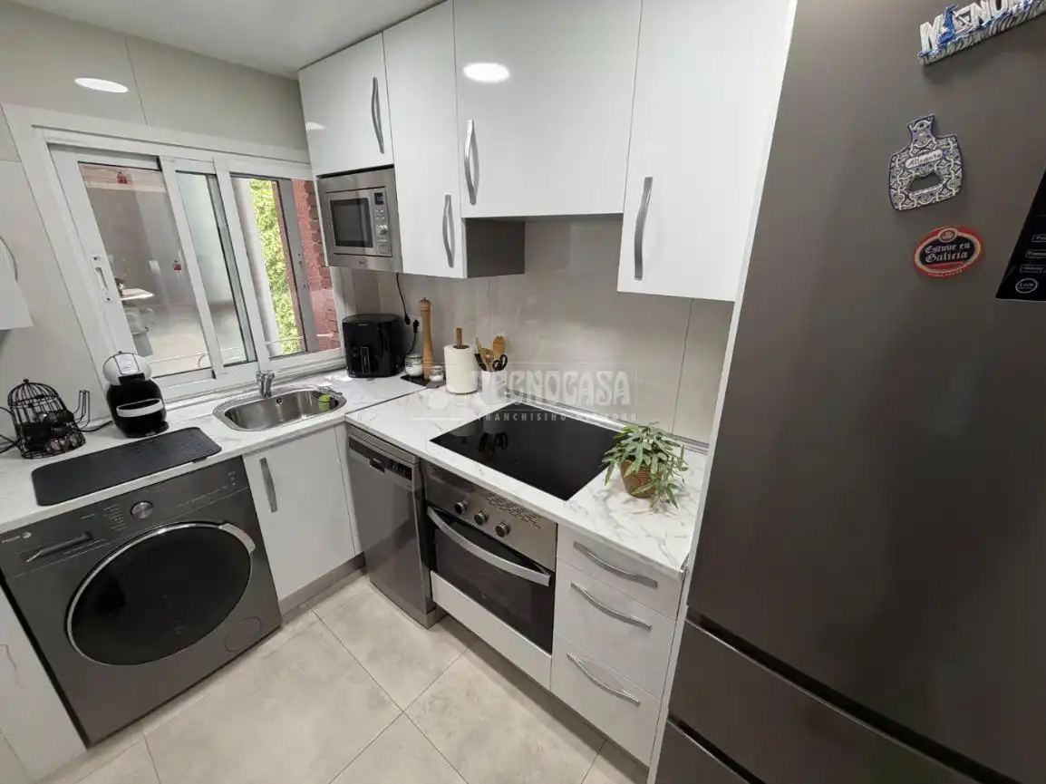 Flat for sale in Reyes Católicos