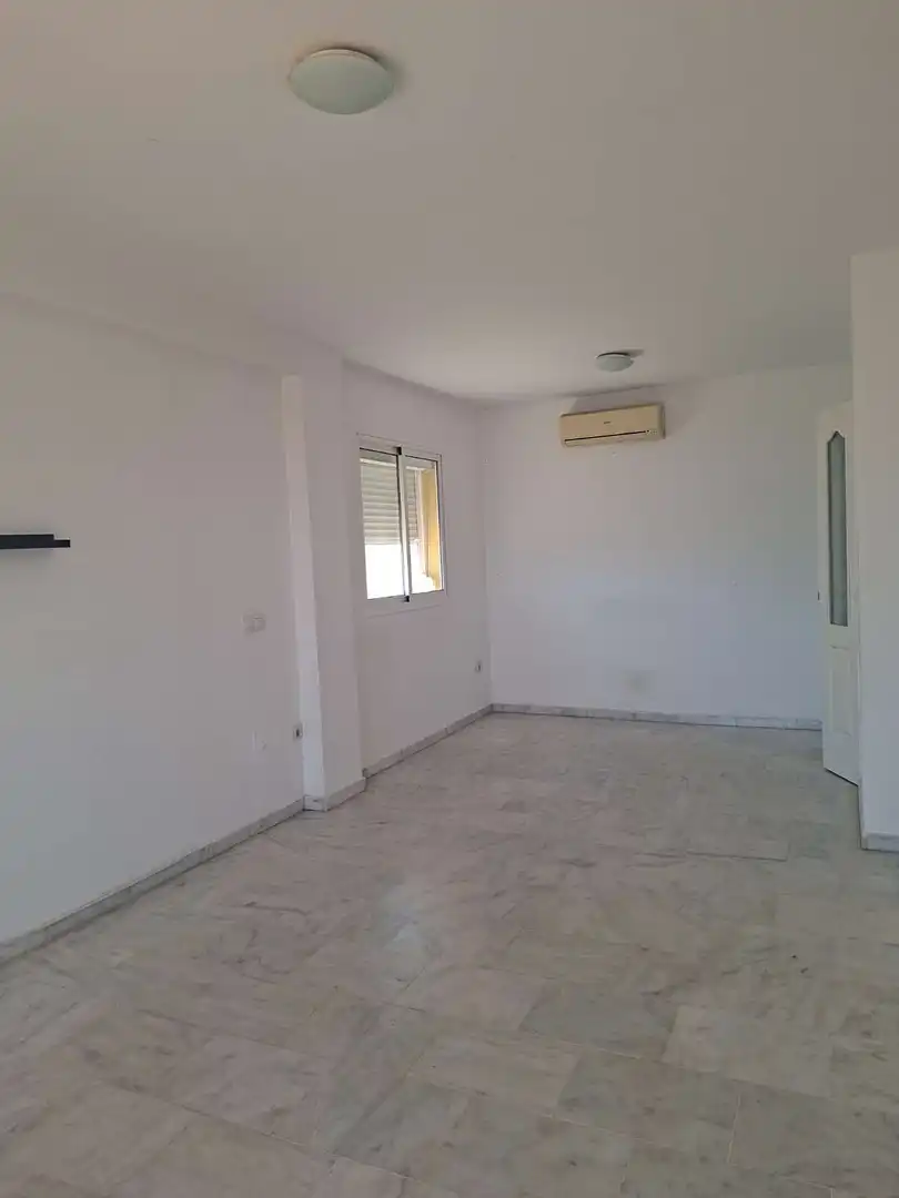 Dormitori de Casa adosada en venda en Benalmádena amb Aire condicionat, Terrassa i Traster