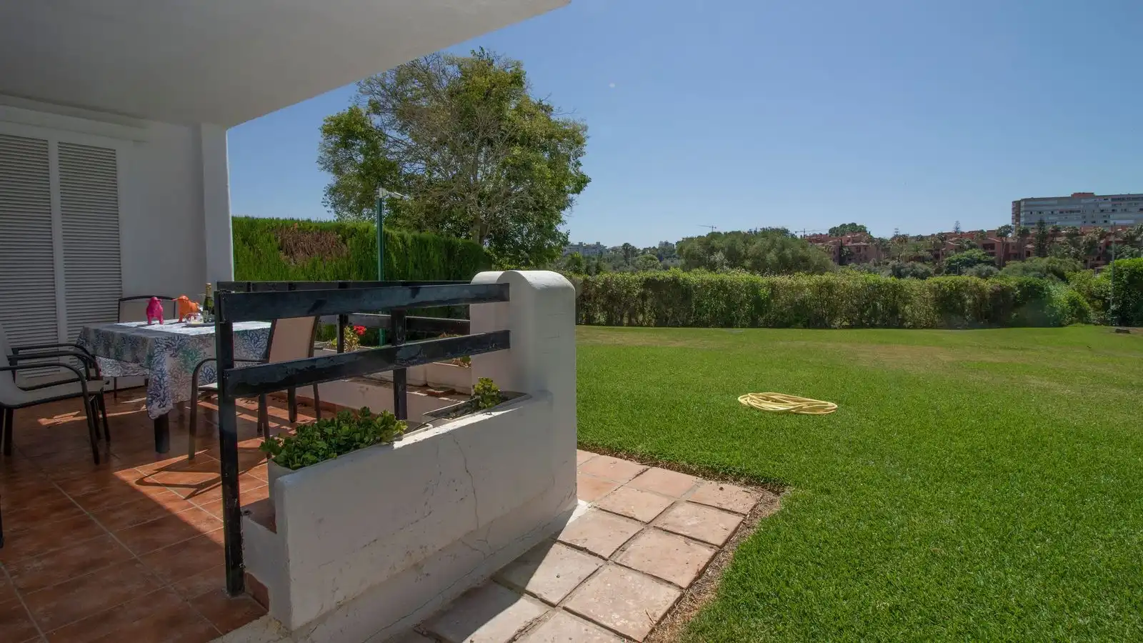 Jardín de Piso en venta en Marbella con Aire acondicionado, Terraza y Amueblado