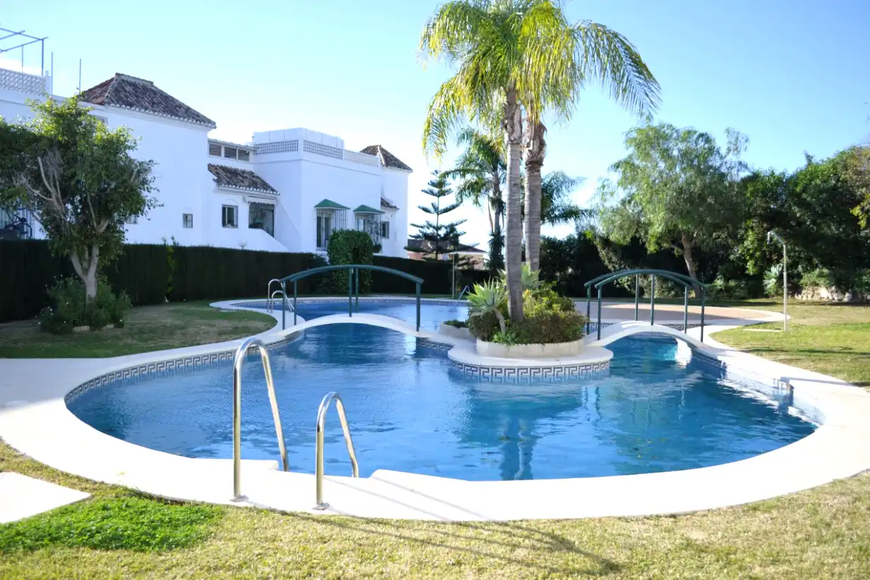 Piscina de Pis en venda en Mijas amb Aire condicionat, Terrassa i Moblat