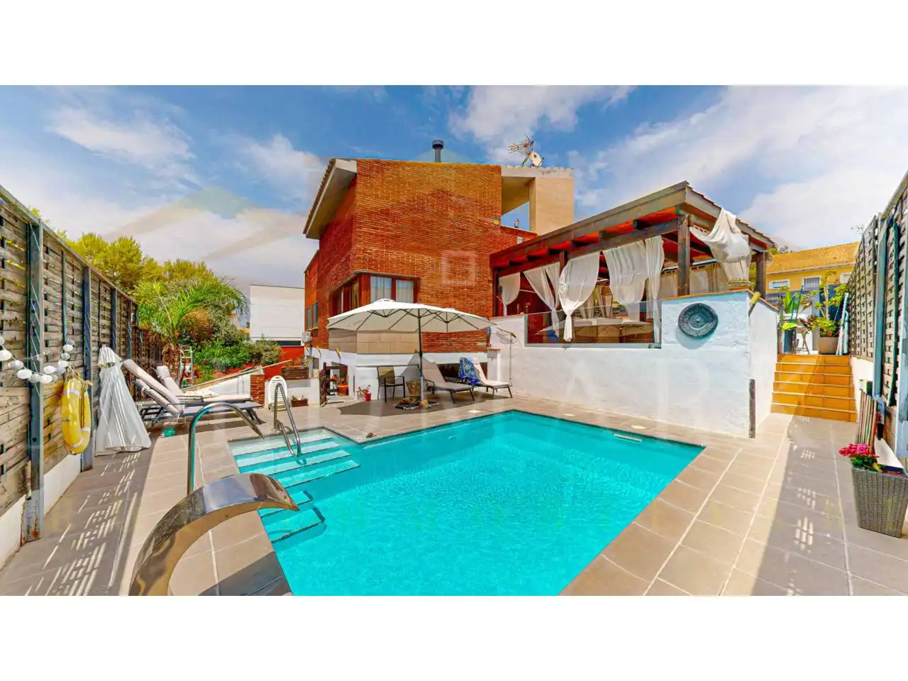 Piscina de Casa o chalet en venta en El Vendrell con Aire acondicionado, Calefacción y Jardín privado