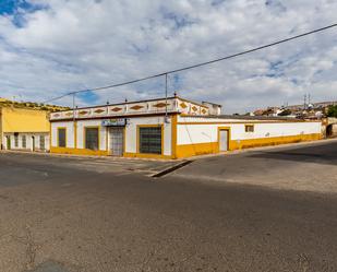 Vista exterior de Local en venda en Villanueva del Río y Minas amb Calefacció