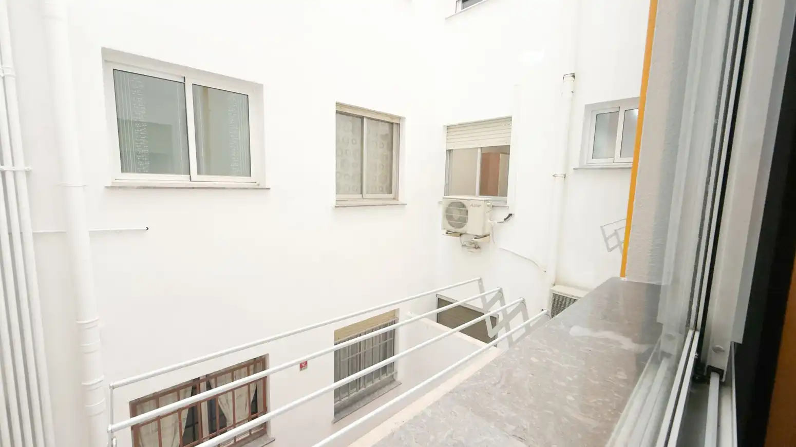 Terraza de Piso para compartir en Valencia con Aire acondicionado, Calefacción y Amueblado