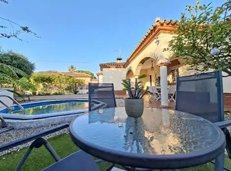 Vista exterior de Casa o chalet en venta en Chiclana de la Frontera