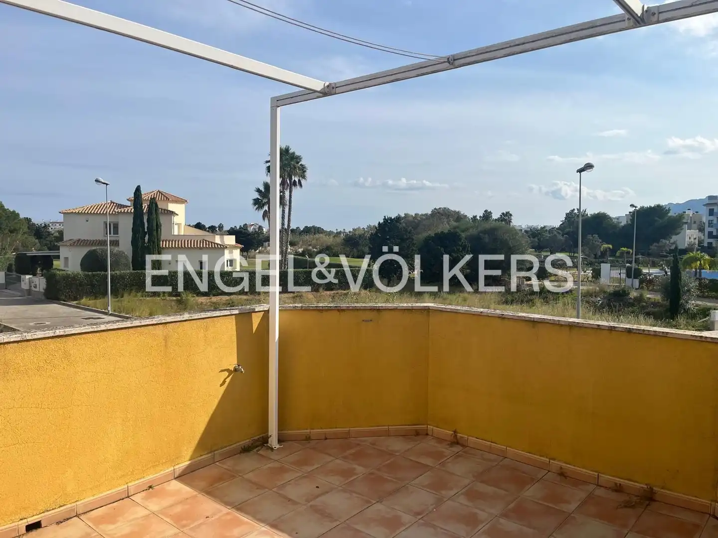 Terraza de Casa adosada de alquiler en Oliva con Aire acondicionado, Calefacción y Jardín privado