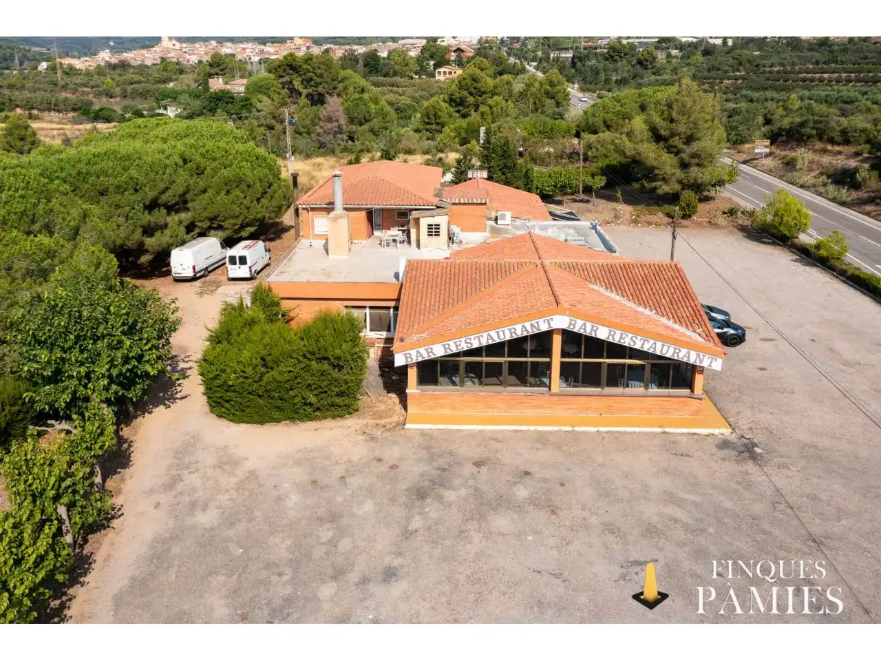 Vista exterior de Casa o xalet en venda en Alforja amb Aire condicionat, Jardí privat i Terrassa