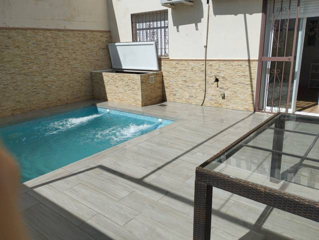 Casa adosada en Venta en La Carlota