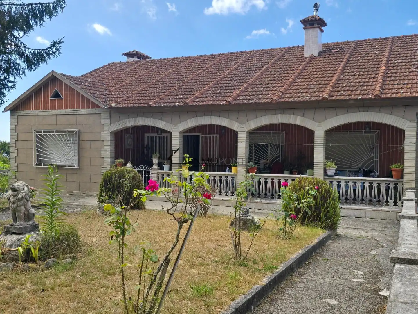 Vista exterior de Casa o xalet en venda en Pontevedra Capital  amb Jardí privat