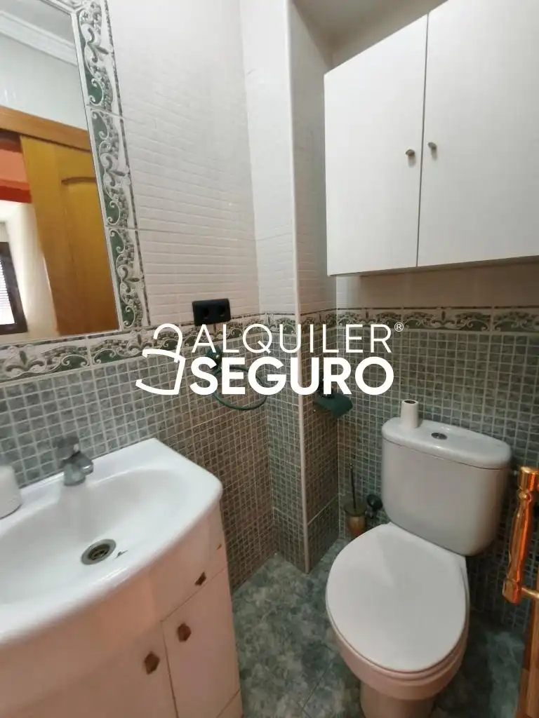 Baño de Piso de alquiler en Alicante / Alacant con Amueblado