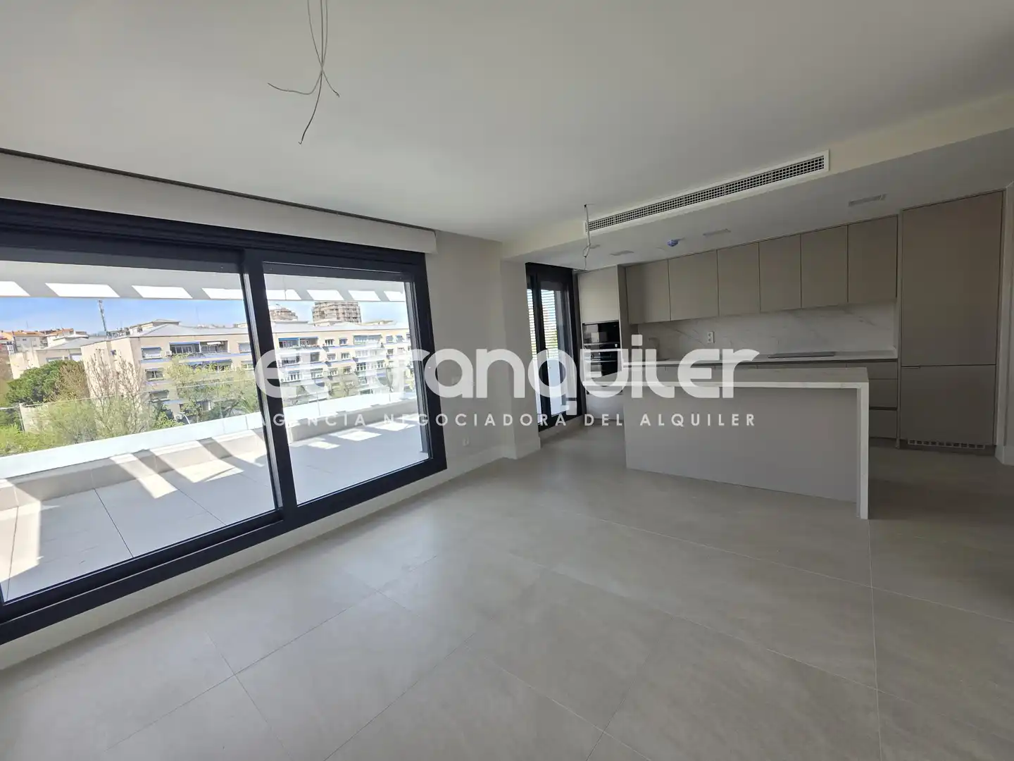 Living room of Flat for rent in Madrid  with Air Conditioner, Terrace and Storage room