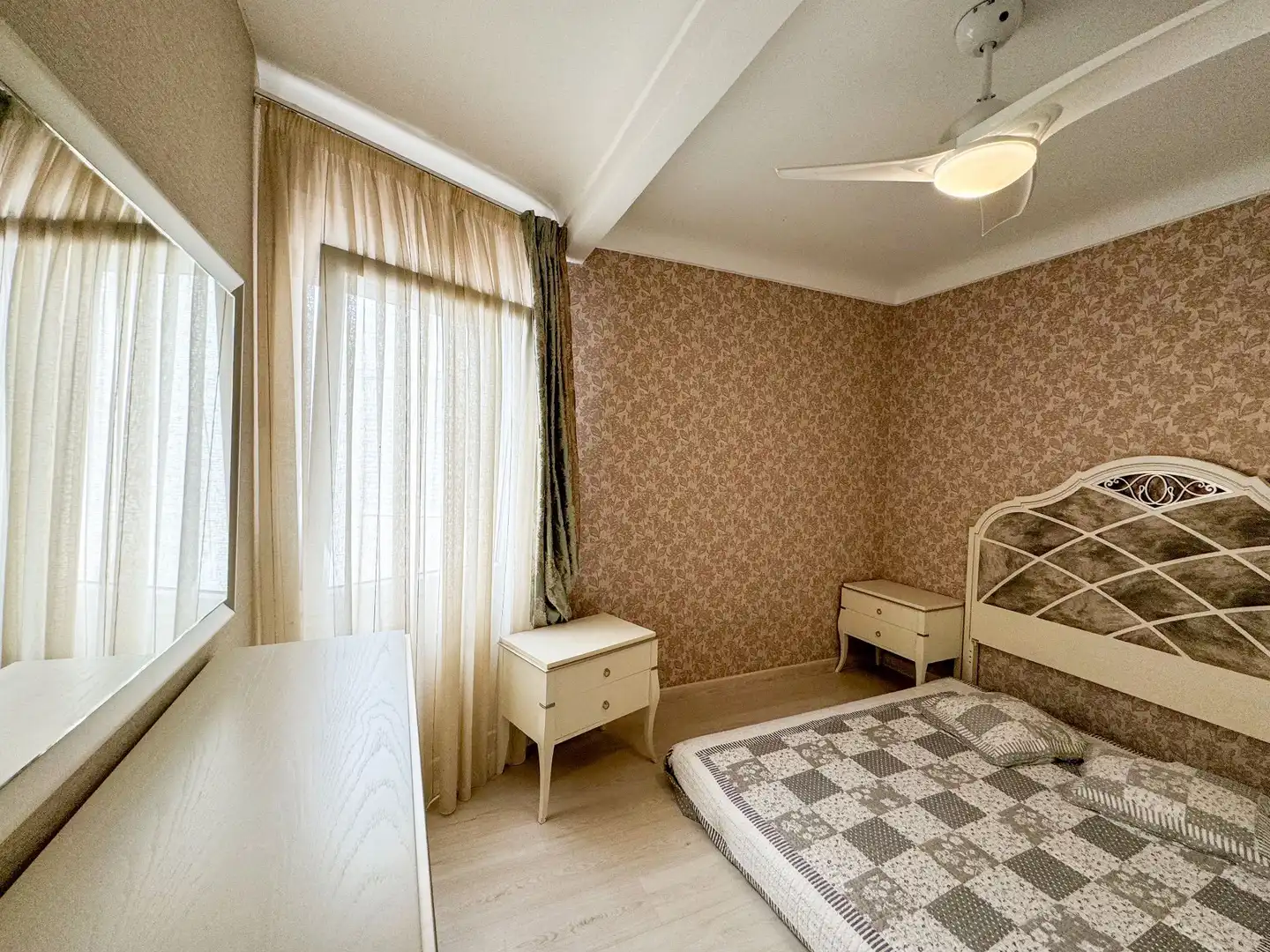 Habitación de Piso en venta en Torrevieja con Aire acondicionado, Terraza y Trastero