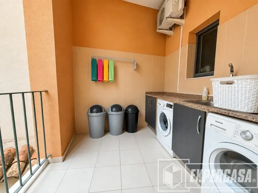Vista exterior de Casa o xalet en venda en Llíria amb Aire condicionat, Terrassa i Traster