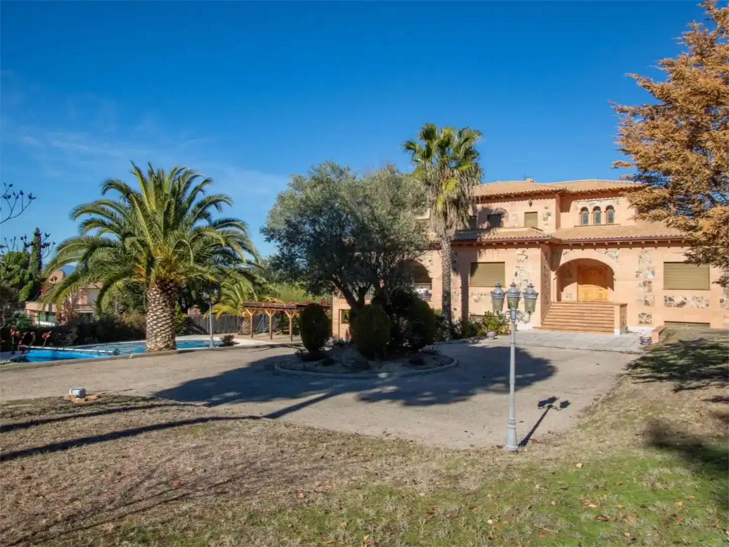 Vista exterior de Casa o chalet en venta en Boadilla del Monte con Aire acondicionado, Piscina y Balcón