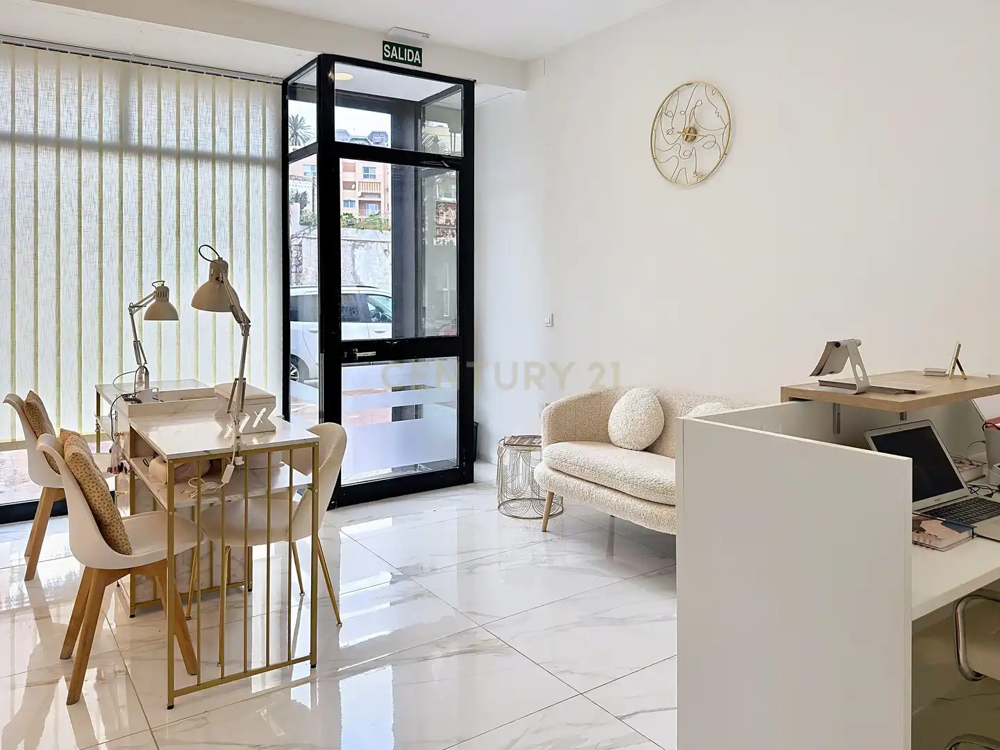 Living room of Commercial properties for transfer in Torremolinos  with Air Conditioner