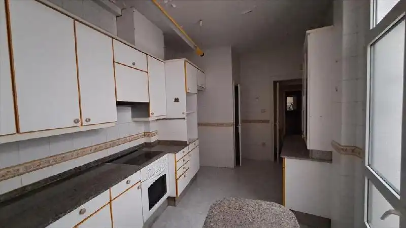 Cocina de Piso en venta en A Coruña Capital  con Trastero y Alarma