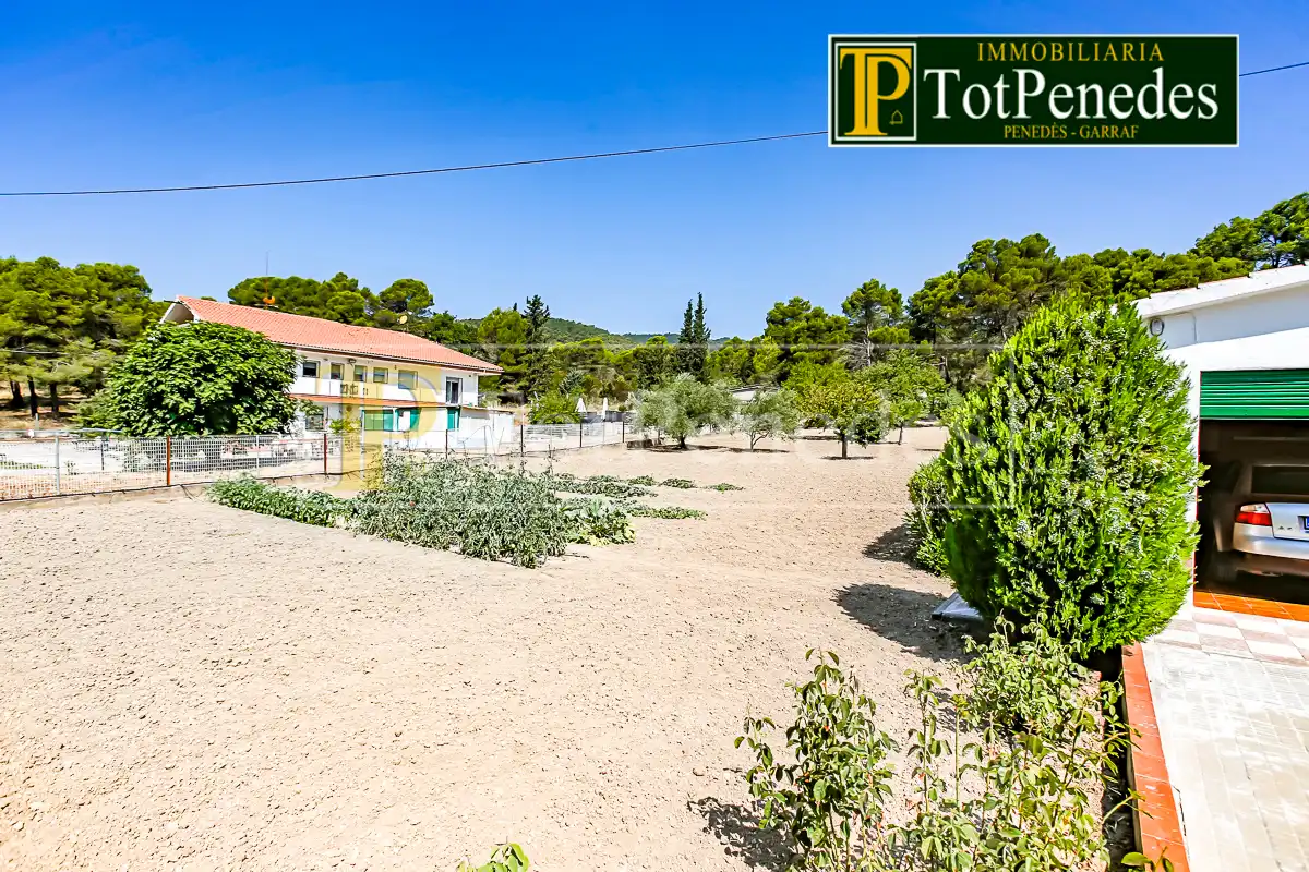 Haus oder Chalet zum Verkauf in Querol mit Privatgarten, Schwimmbad und Möbliert